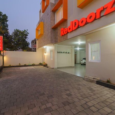 Reddoorz Near Taman Makam Pahlawan Cikutra Hotel Bandung Eksteriør billede